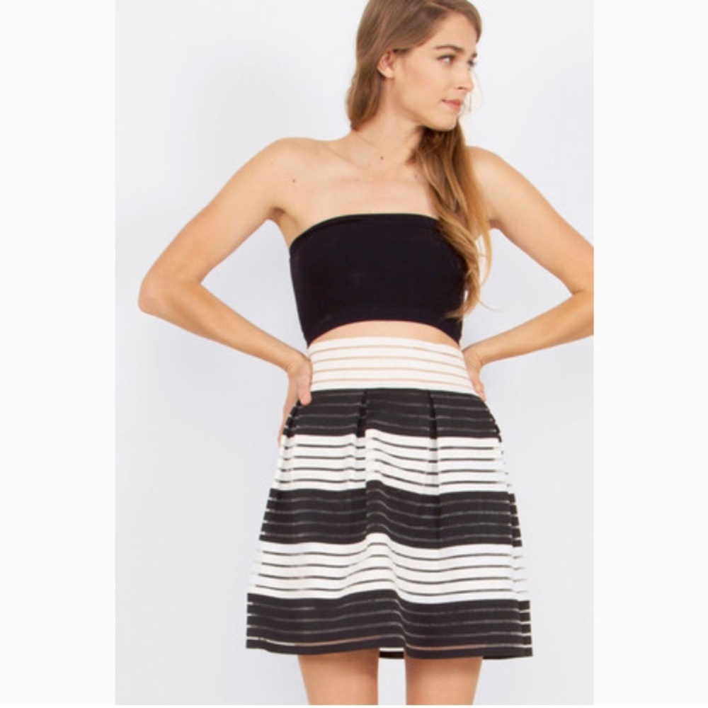 Black and white high waisted skirt